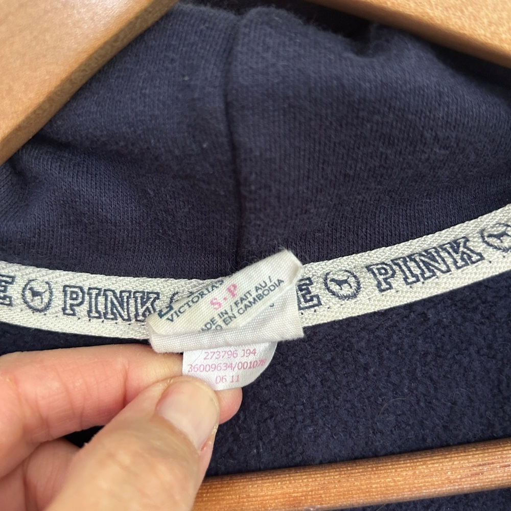 EUC rare 2011 Victoria's Secret Pink Navy zip up hoodie sz S. “LOVE PINK”  “86” - Picture 8 of 9